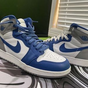 Air Jordan 1 Retro High OG 'True Blue’.